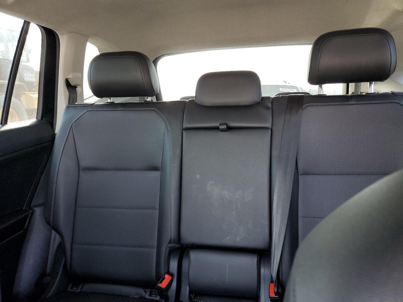 3vv3b7ax3jm071222 3VV3B7AX3JM071222 2018 Volkswagen Tiguan Se