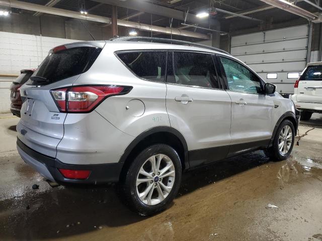  FORD ESCAPE 2017 Серебристый