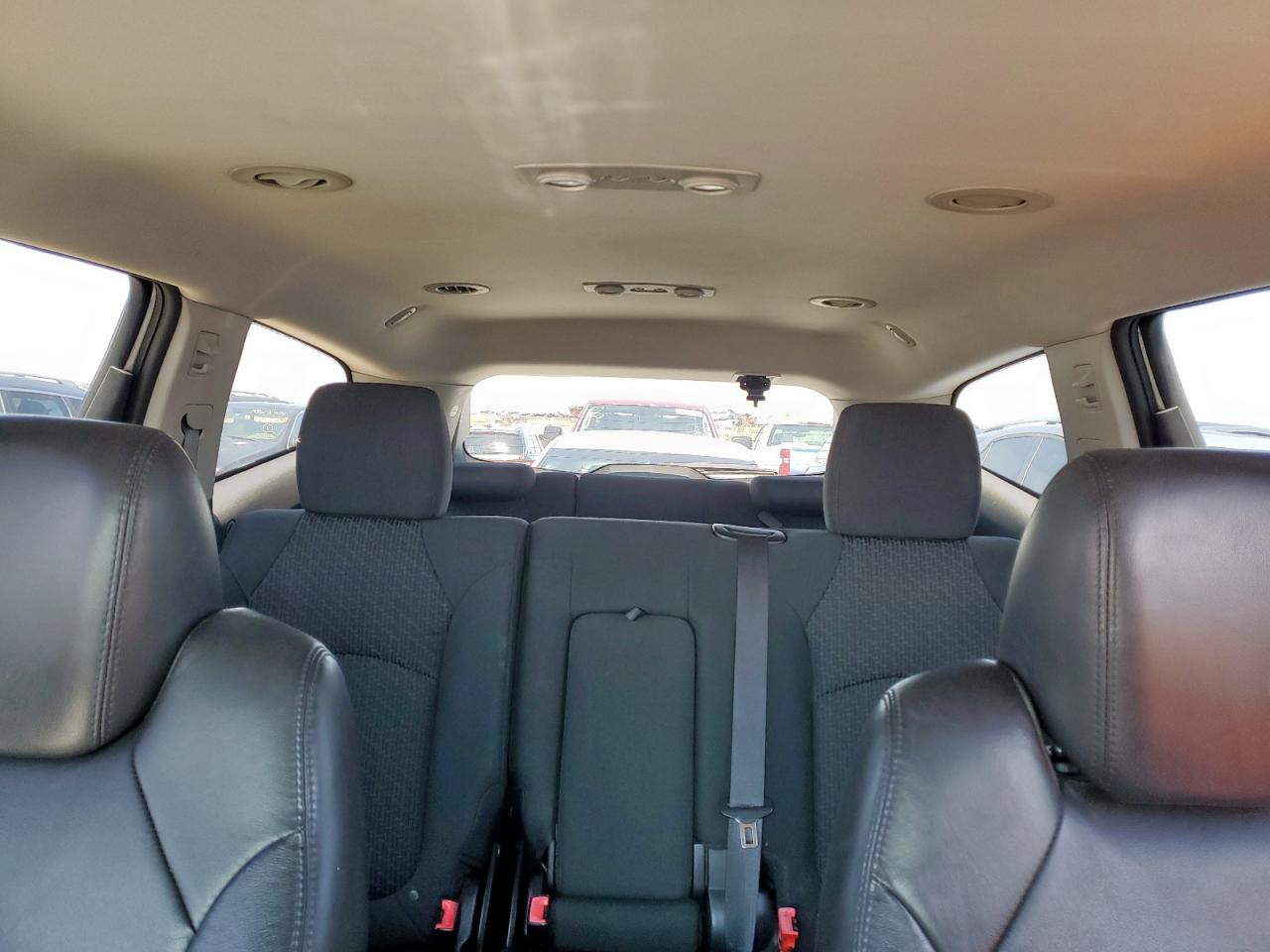 1GNKRGEDXBJ400591 2011 Chevrolet Traverse Lt