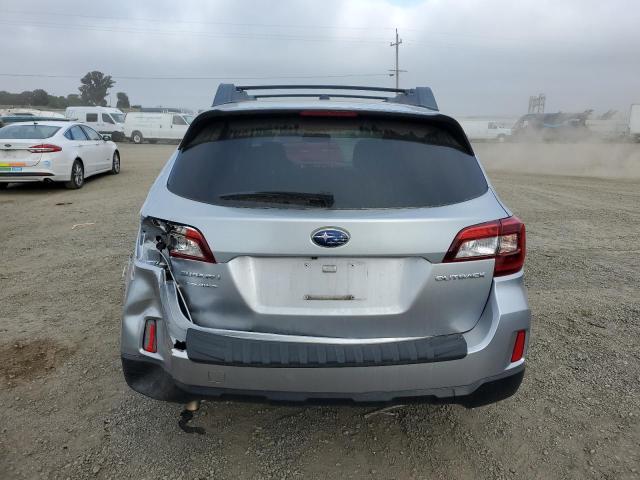  SUBARU OUTBACK 2015 Srebrny