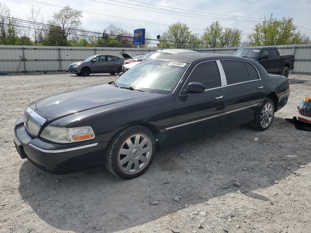 2010 Lincoln Town Car Executive L for Sale in Walton, KY - Normal Wear