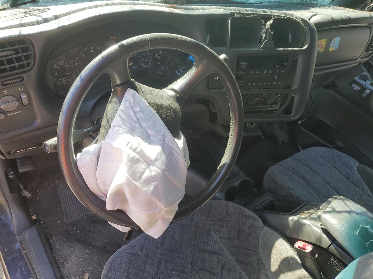 2002 GMC Sonoma VIN: 1GTDT19W328238225 Lot: 53646195