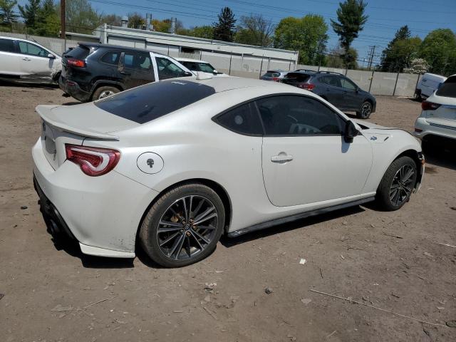 Coupet TOYOTA SCION 2014 Biały