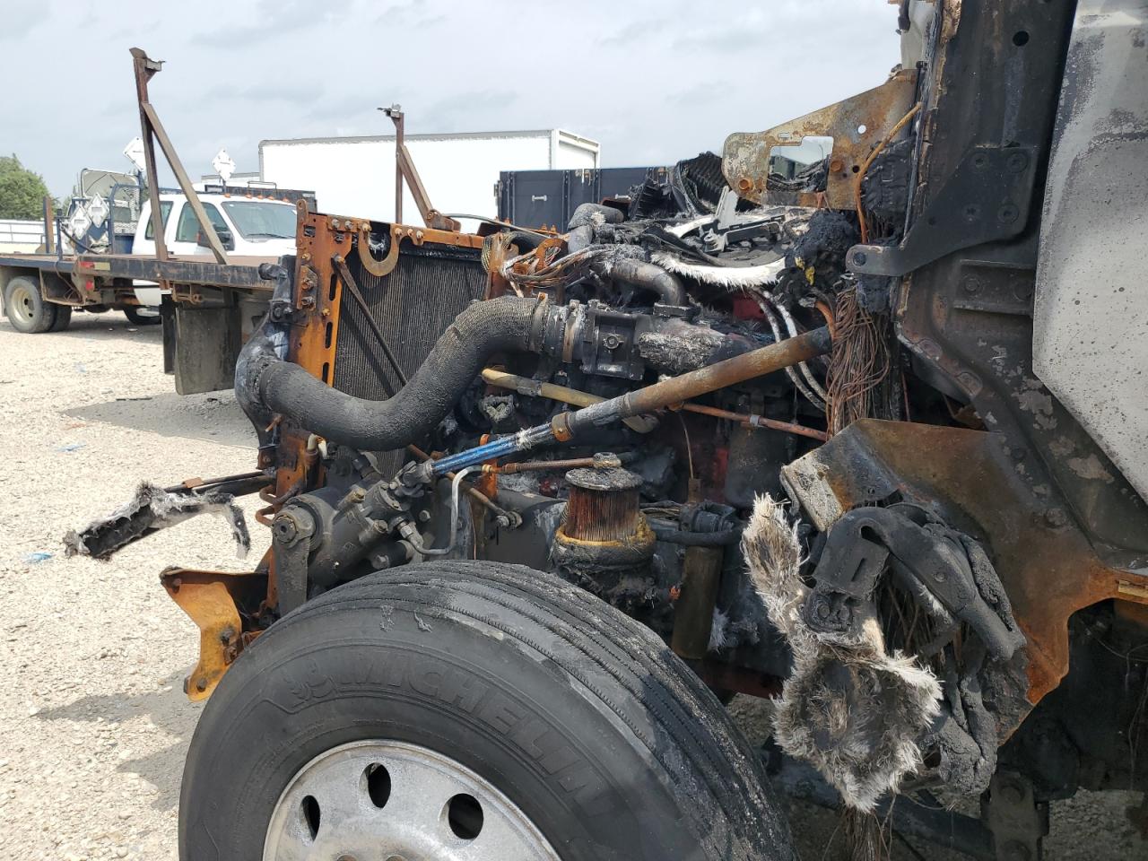 2020 International Lt625 Semi Truck VIN: 3HSDZAPR9LN813437 Lot: 52259305