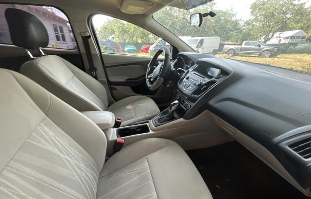 Sedans FORD FOCUS 2015 Biały