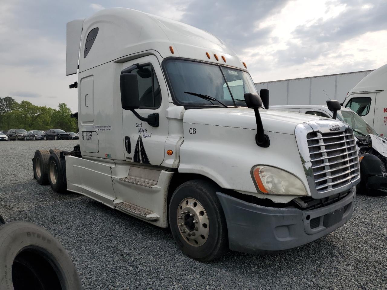 2015 Freightliner Cascadia Semi Truck for Sale in Concord, NC - Front End