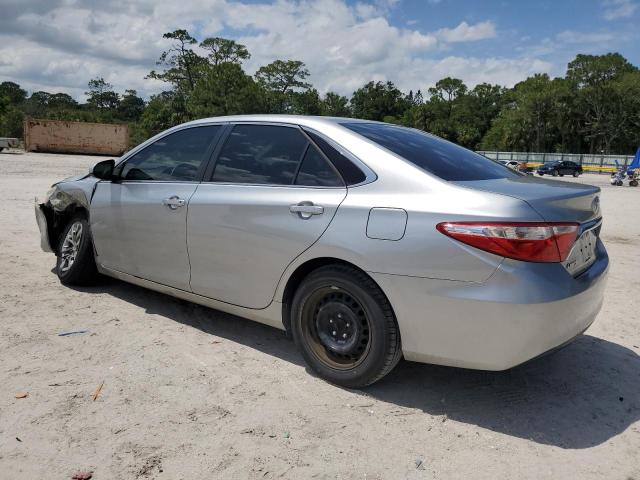  TOYOTA CAMRY 2017 Srebrny