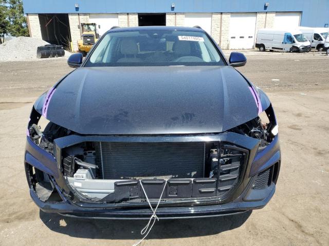  AUDI Q8 2023 Granatowy