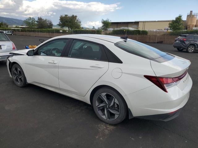  HYUNDAI ELANTRA 2023 Белы