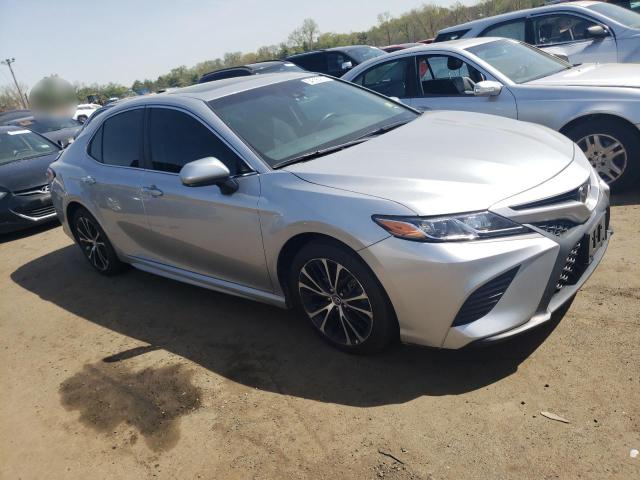  TOYOTA CAMRY 2018 Серебристый