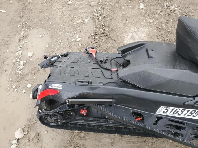 2025 SKIDOO SNOWMOBILE