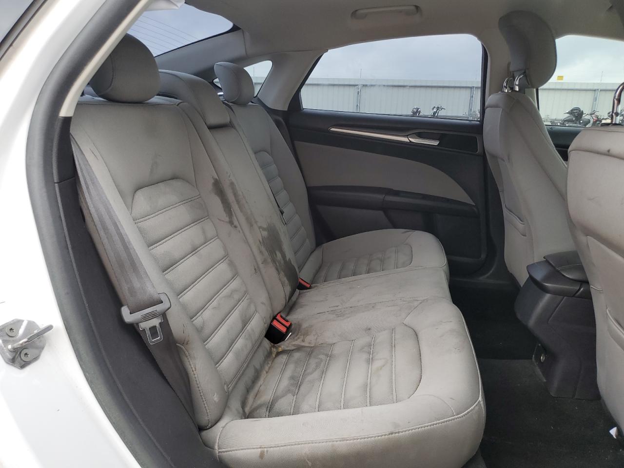 2013 Ford Fusion S VIN: 3FA6P0G70DR378324 Lot: 54910535