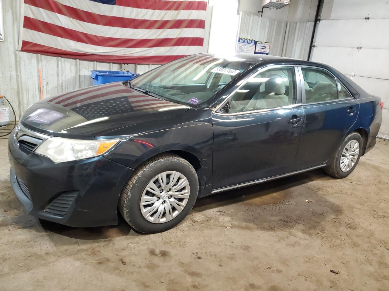 2012 Toyota Camry Base للبيع في Lyman، ME - Side