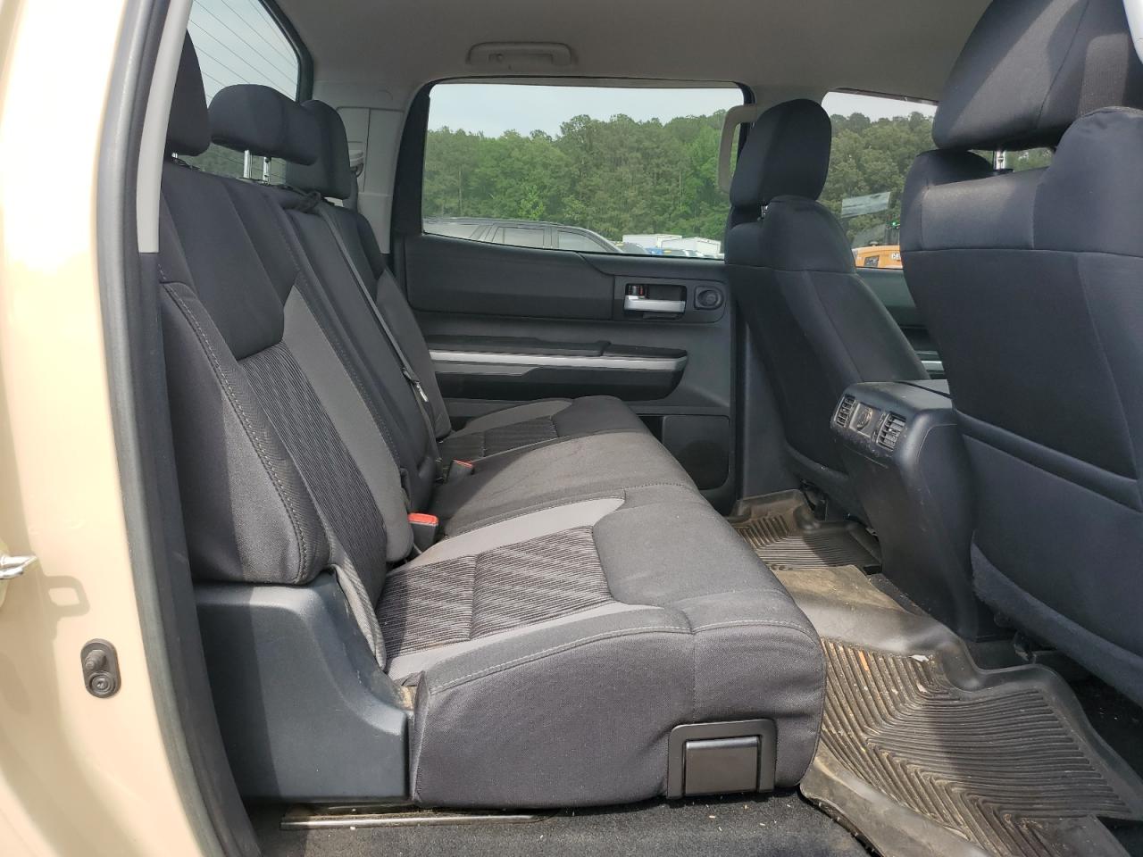 2017 Toyota Tundra Crewmax Sr5 VIN: 5TFDW5F18HX611152 Lot: 53839435