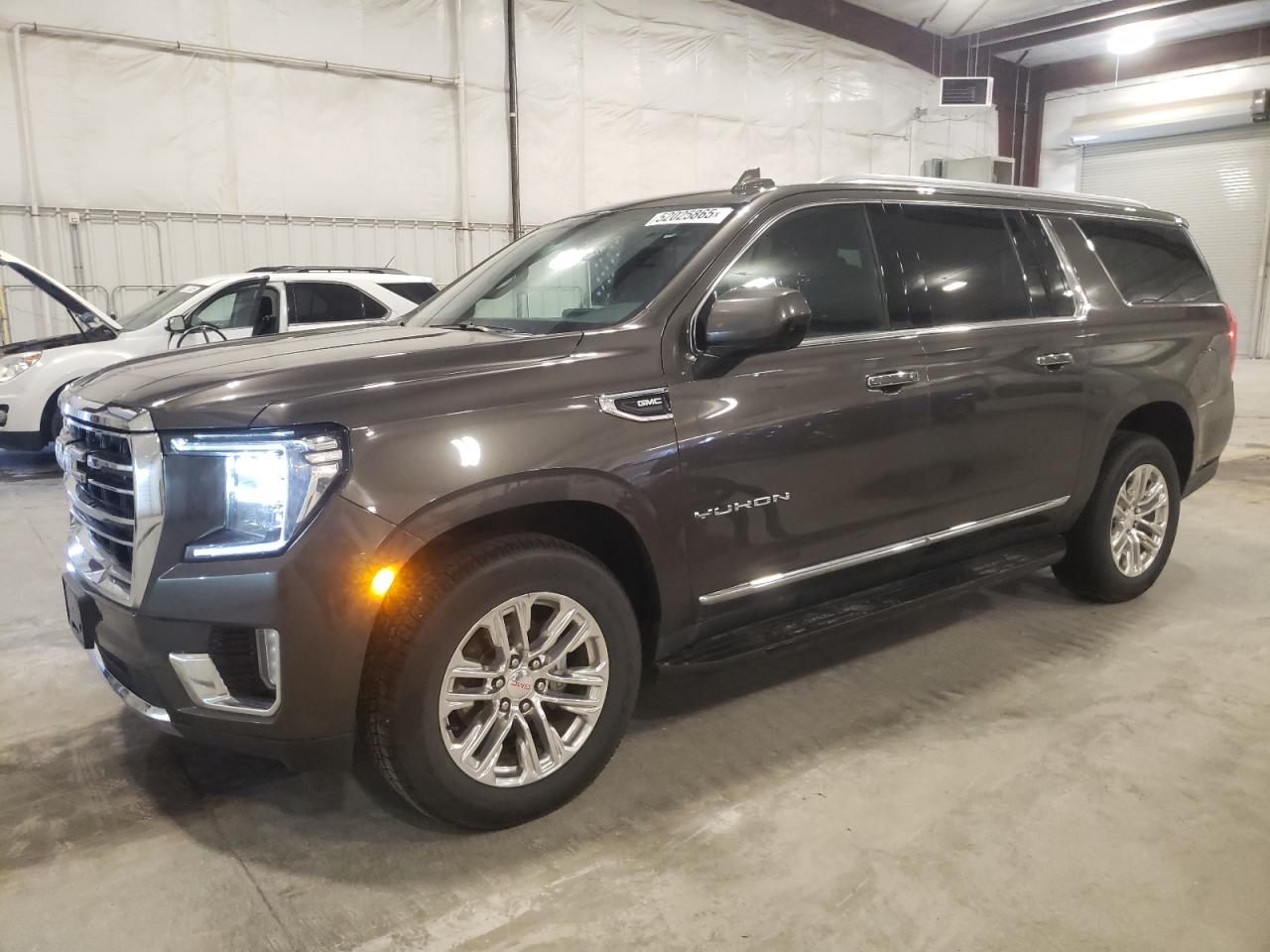 2021 Gmc Yukon Xl K1500 Slt for Sale in Ham Lake, MN - Burn