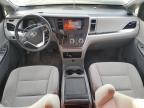 2015 Toyota Sienna Le на продаже в Denver, CO - Front End
