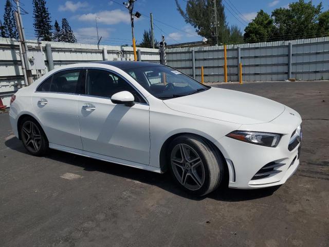  MERCEDES-BENZ A-CLASS 2019 Biały
