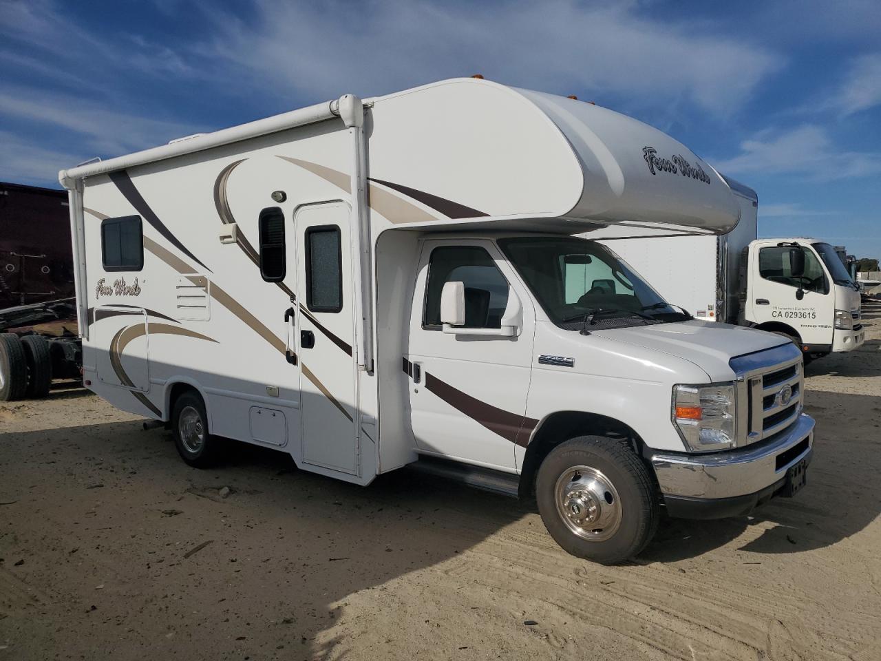 2016 Ford Econoline E450 Super Duty Cutaway Van en Venta en Sun Valley, CA - Rear End