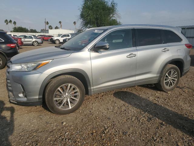  TOYOTA HIGHLANDER 2018 Srebrny
