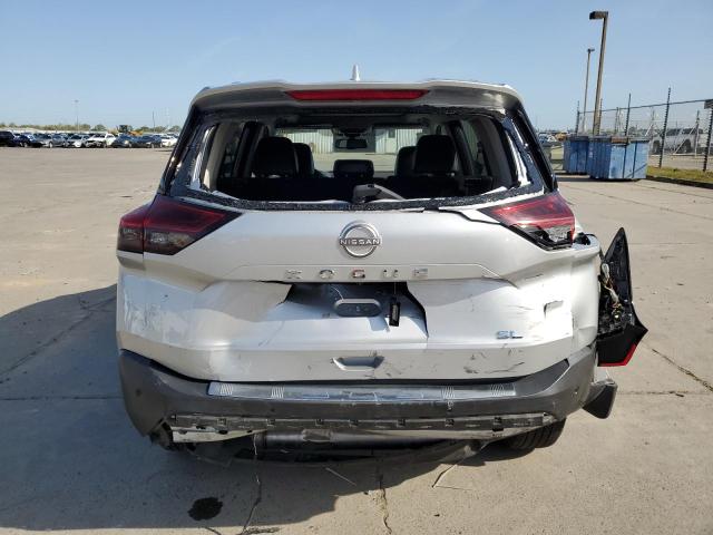  NISSAN ROGUE 2022 Srebrny