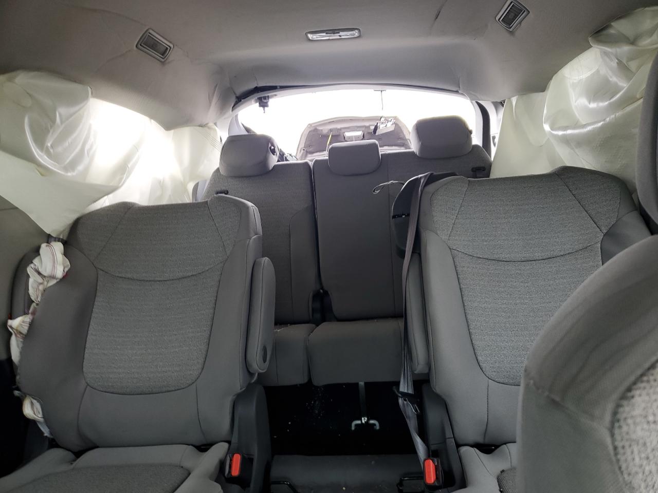 2021 Toyota Sienna Le VIN: 5TDKRKEC8MS072158 Lot: 52689115