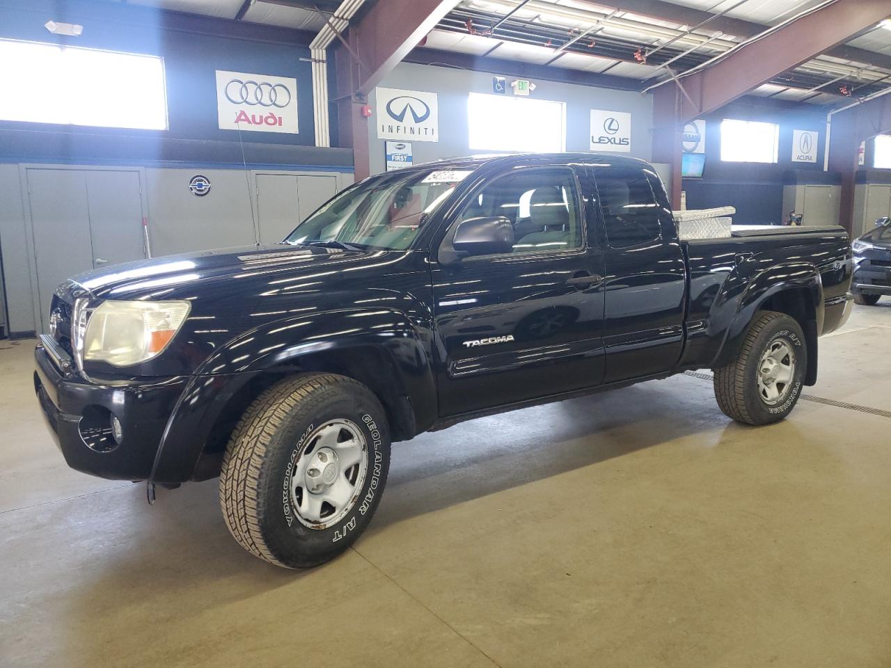 2011 Toyota Tacoma Access Cab продається в East Granby, CT - Minor Dent/Scratches