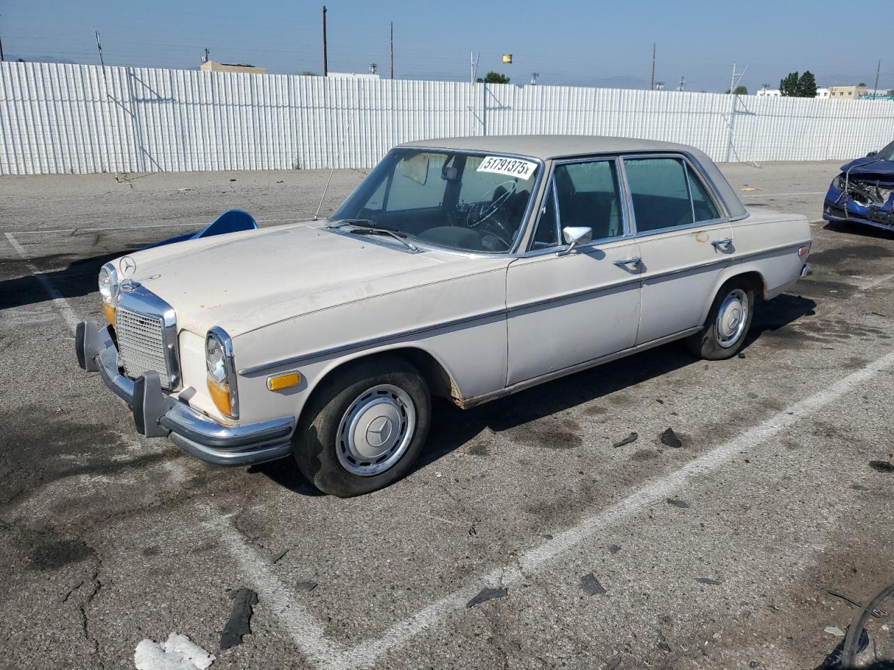 1969 Mercedes Benz 250 for Sale in Van Nuys, CA - Minor Dent/Scratches