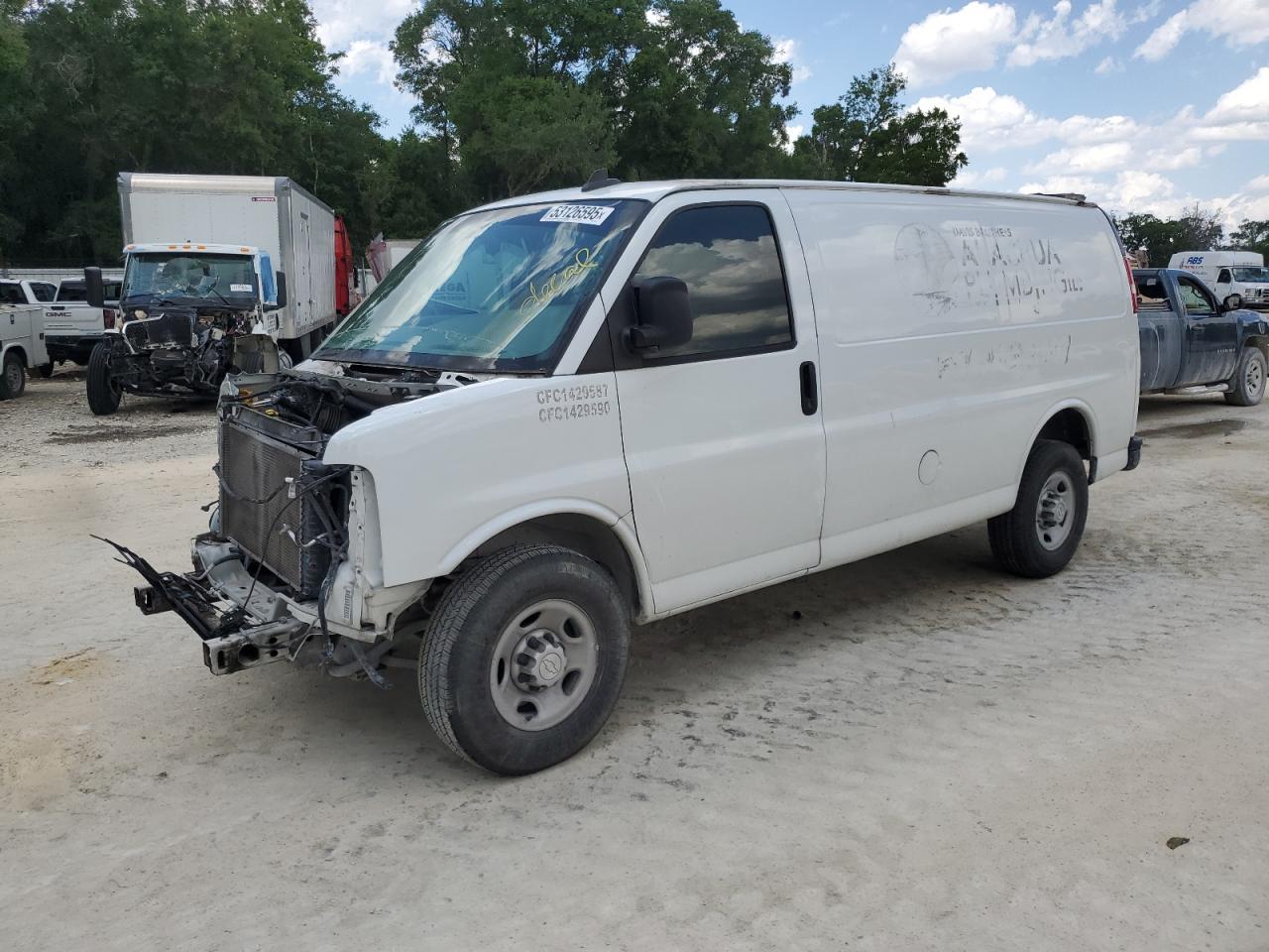 2019 Chevrolet Express G2500 for Sale in Ocala, FL - Front End