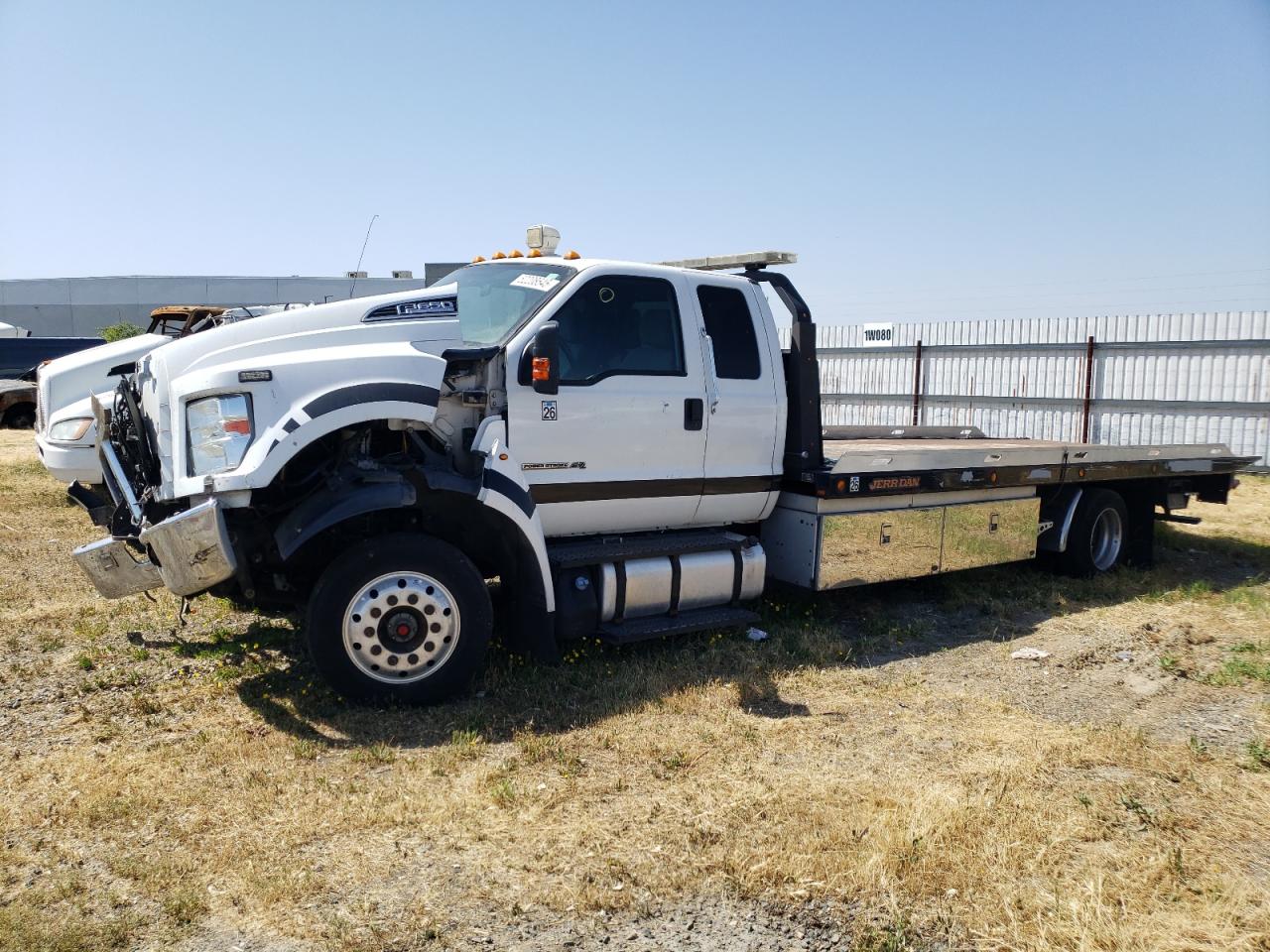 2017 Ford F650 Super Duty for Sale in Sacramento, CA - Front End