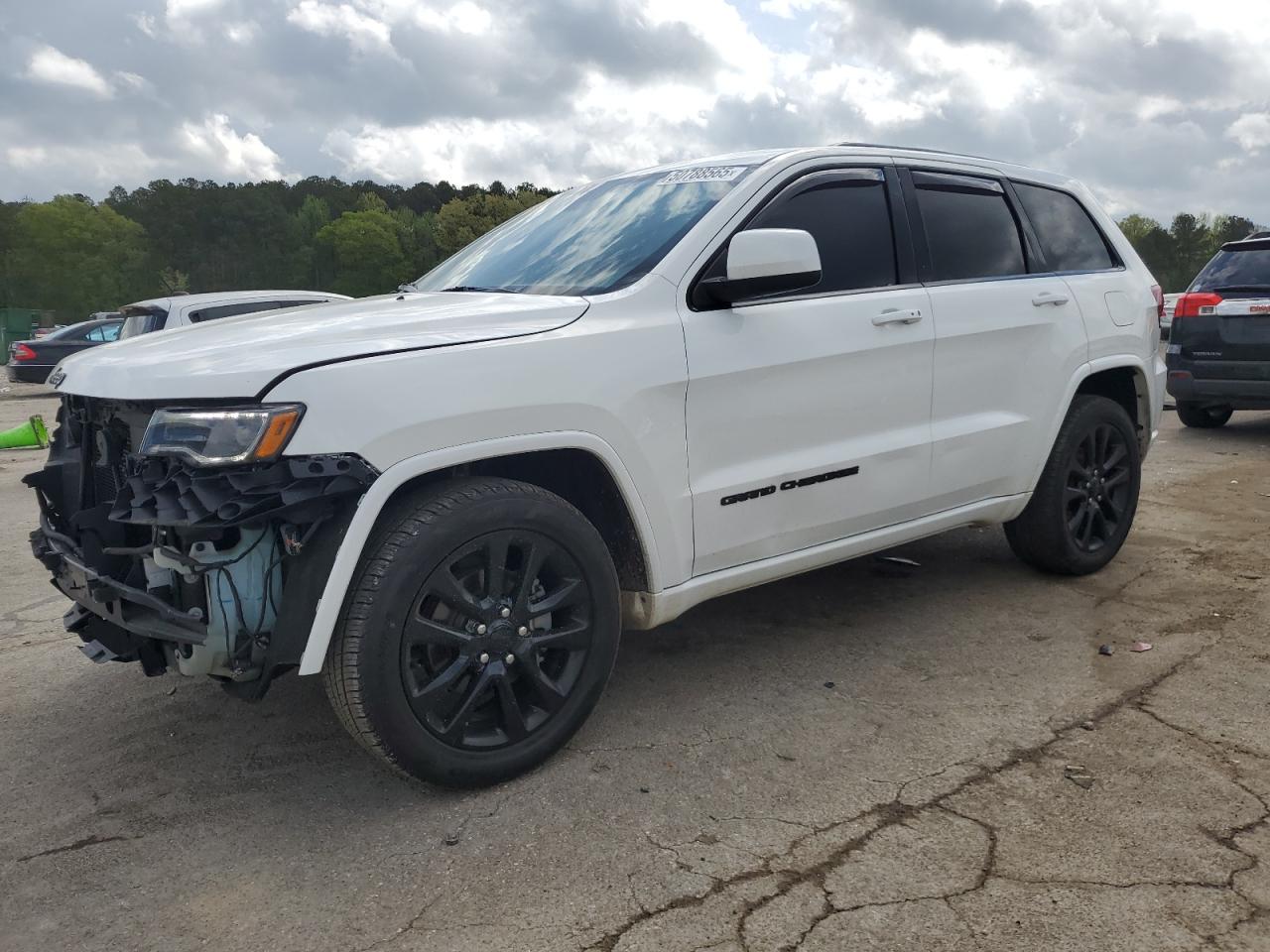 2020 Jeep Grand Cherokee Laredo for Sale in Florence, MS - Front End