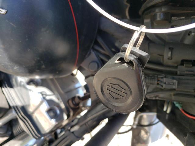  HARLEY-DAVIDSON FL 2015 Чорний
