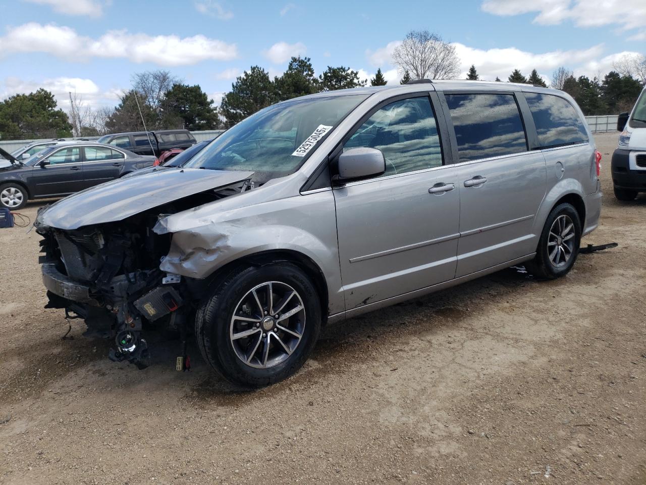 2017 Dodge Grand Caravan Sxt for Sale in Elgin, IL - Front End