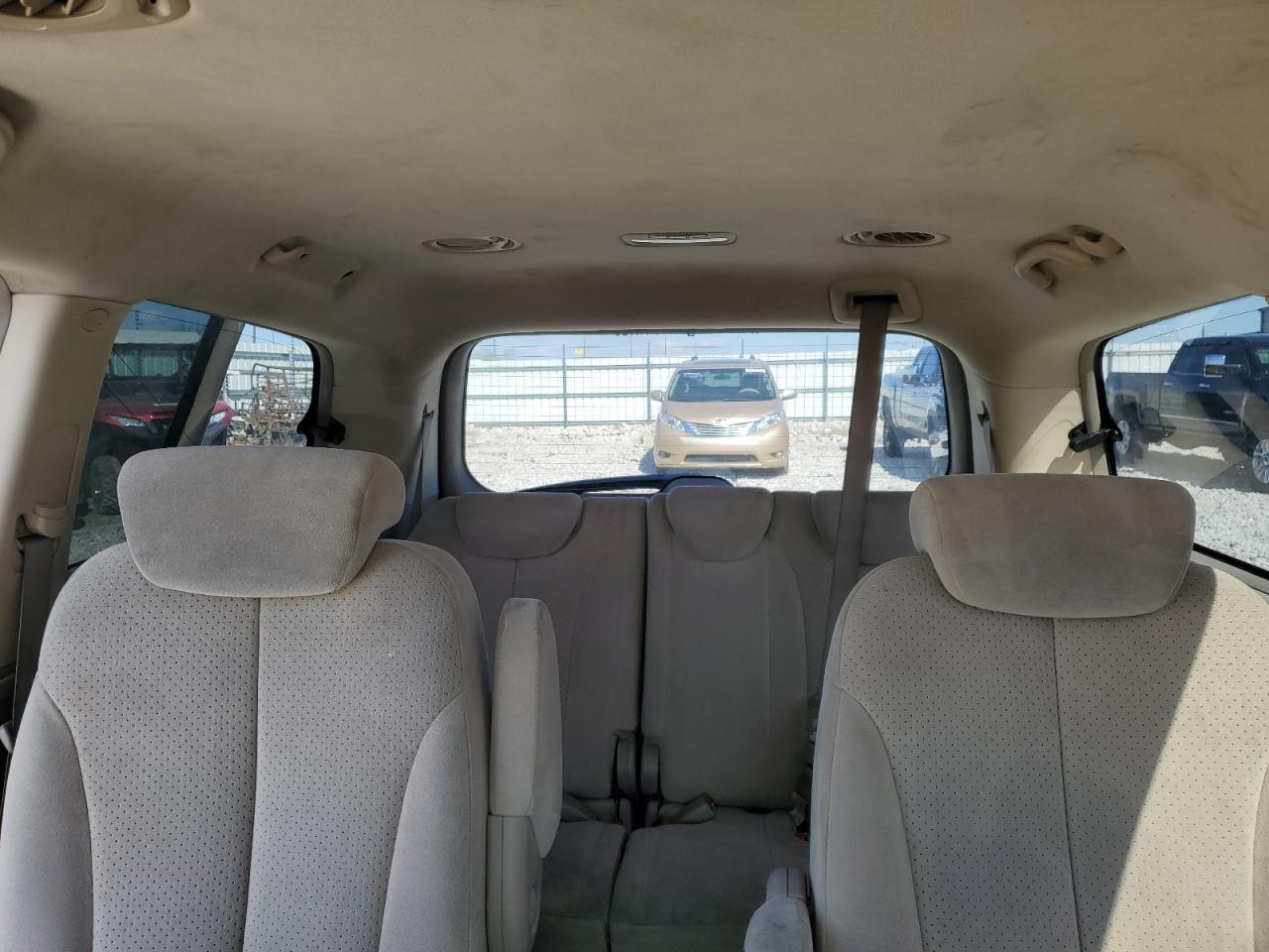 2007 Hyundai Entourage Gls VIN: KNDMC233676024613 Lot: 52373715