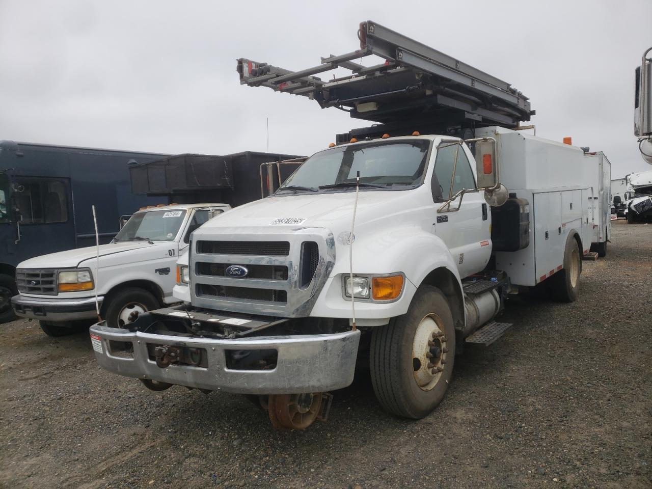2013 Ford F750 Super Duty for Sale in Sacramento, CA - Minor Dent/Scratches