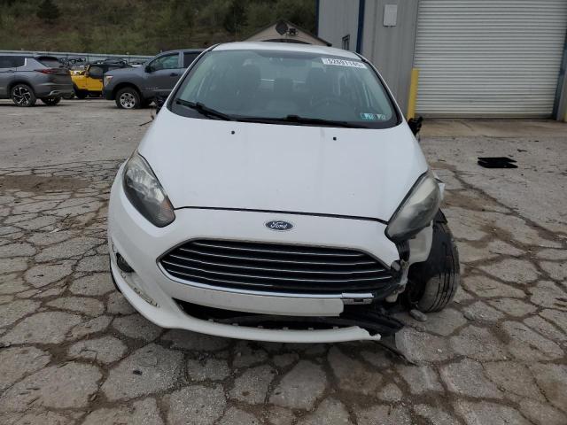 Sedans FORD FIESTA 2016 White