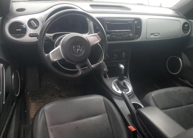  VOLKSWAGEN BEETLE 2012 Серебристый
