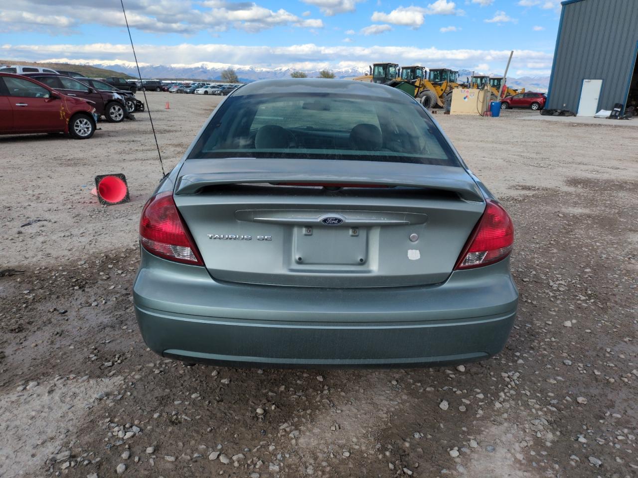 2005 Ford Taurus Se VIN: 1FAFP53215A133647 Lot: 53905145