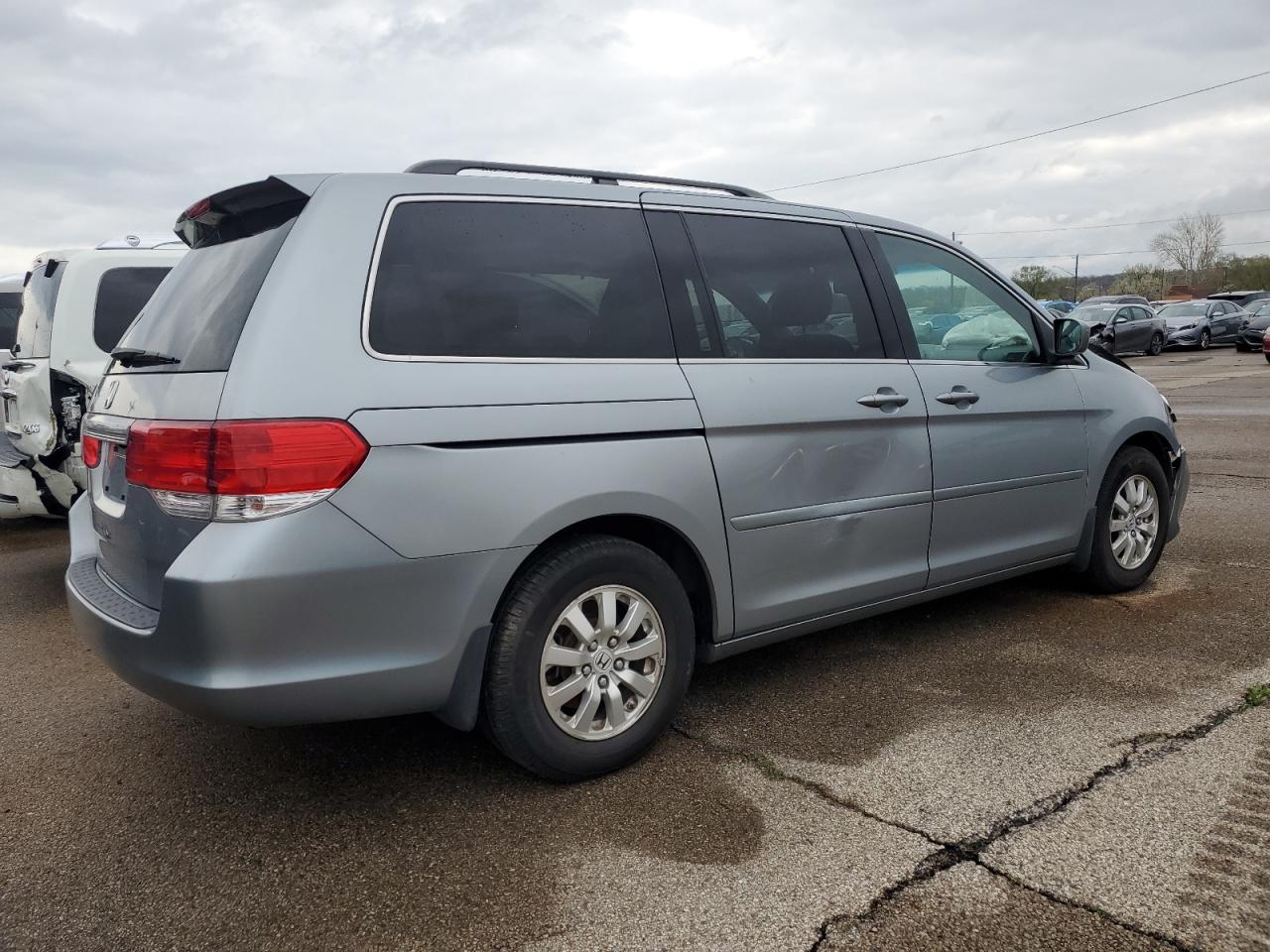 2010 Honda Odyssey - Image 3