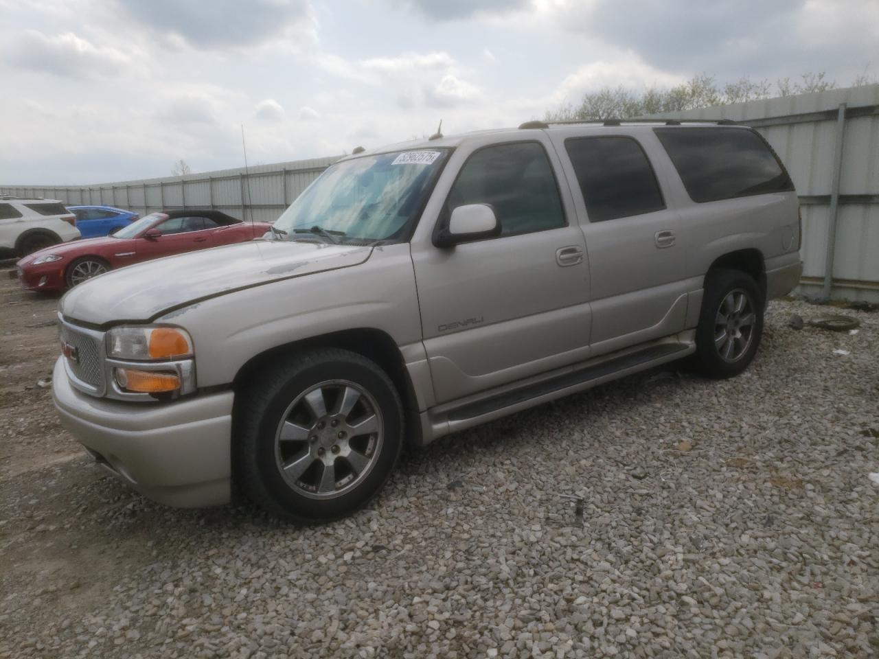 2005 Gmc Yukon Xl Denali de vânzare în Earlington, KY - Vandalism