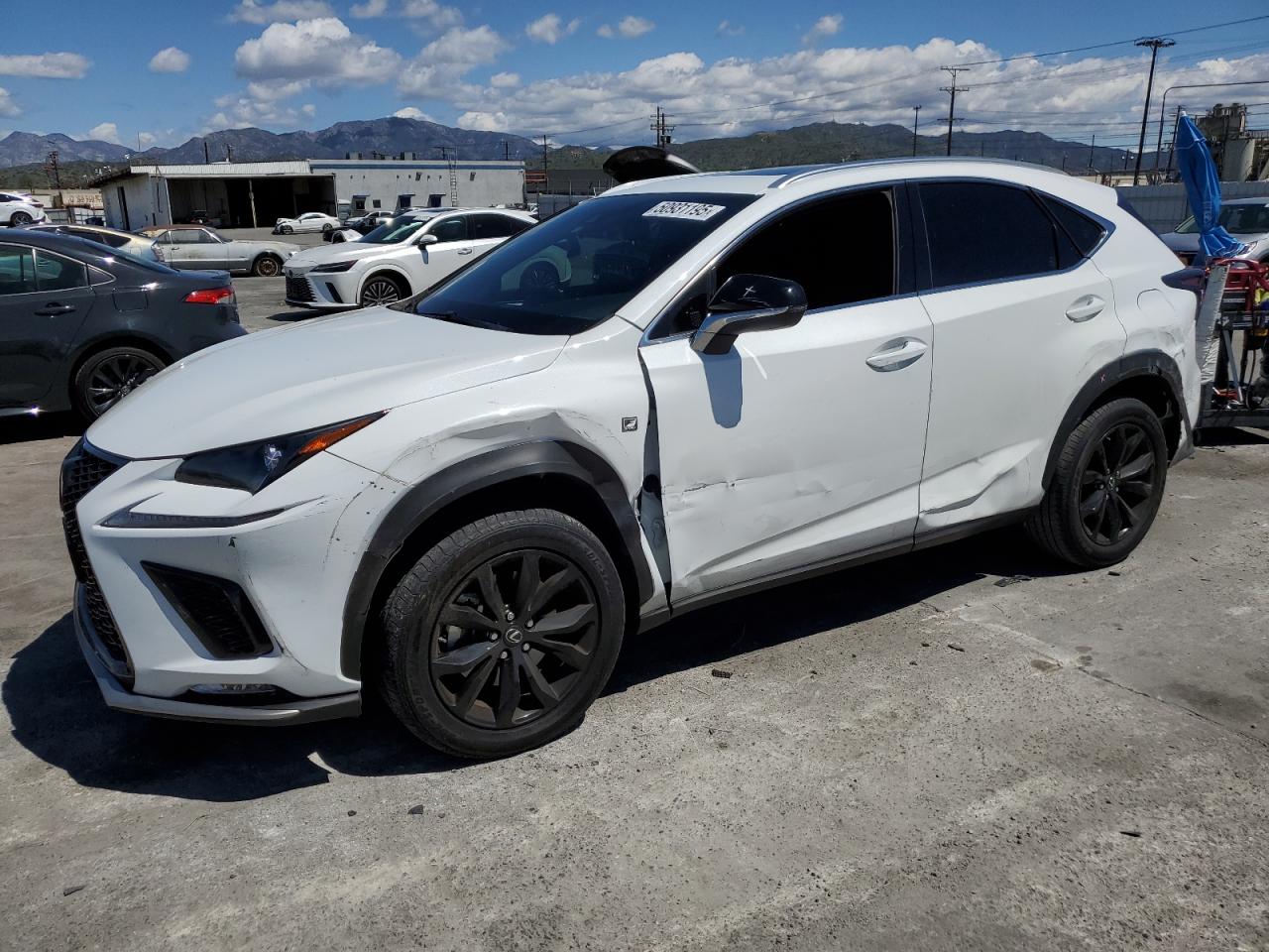 2021 Lexus Nx 300 Base للبيع في Sun Valley، CA - Side