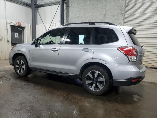  SUBARU FORESTER 2018 Srebrny