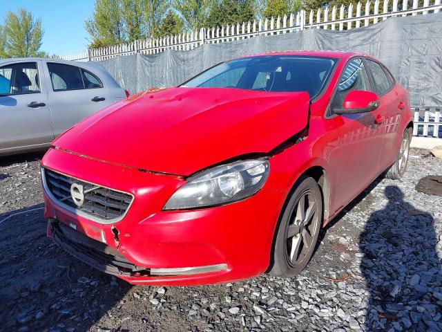 VOLVO V40 ES D2 2013