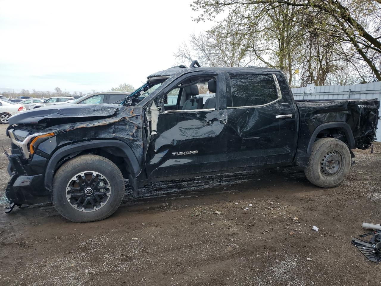 2024 Toyota Tundra Crewmax Limited for Sale in London, ON - Front End