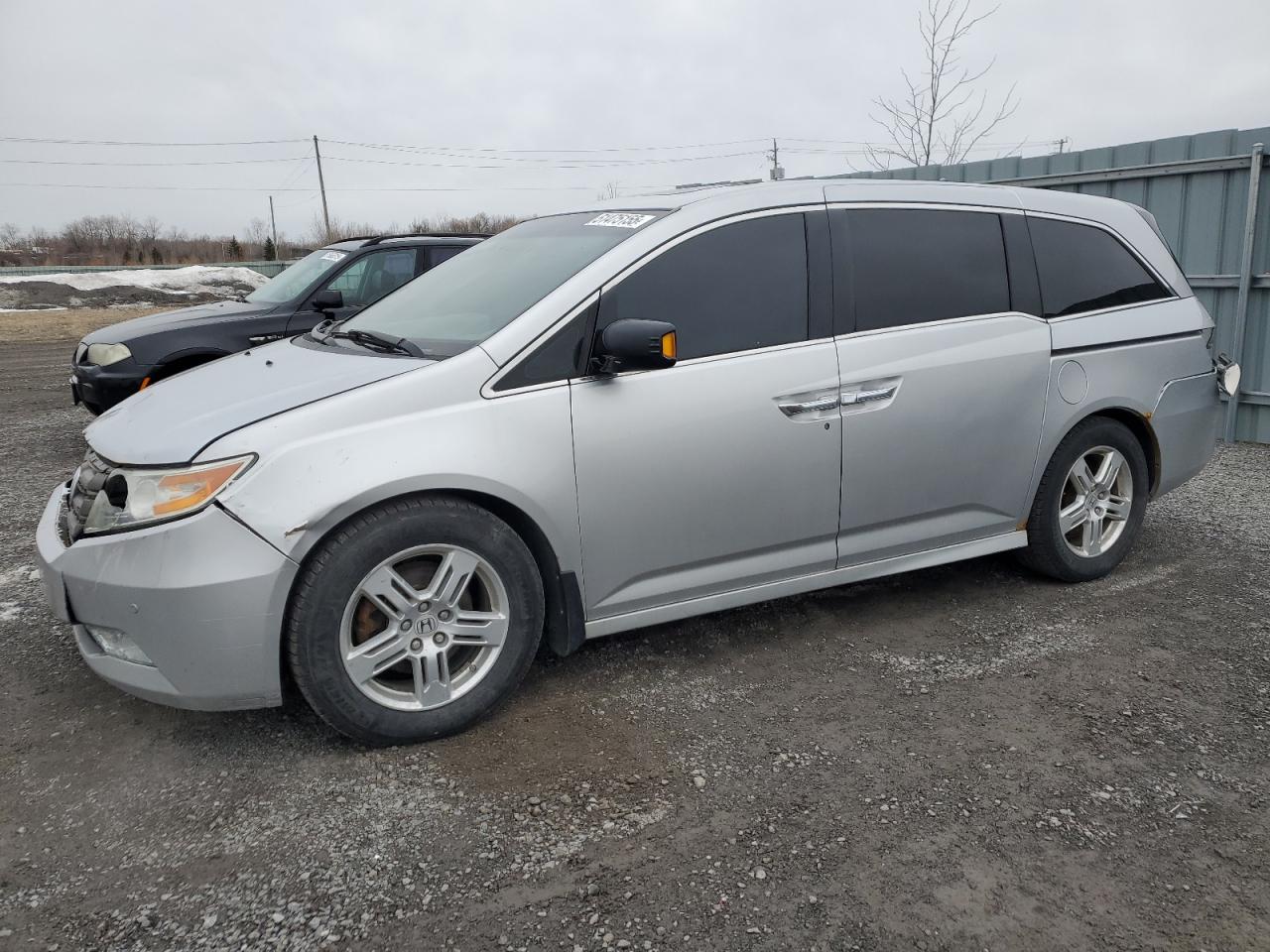 2012 Honda Odyssey Touring for Sale in Ottawa, ON - Rear End