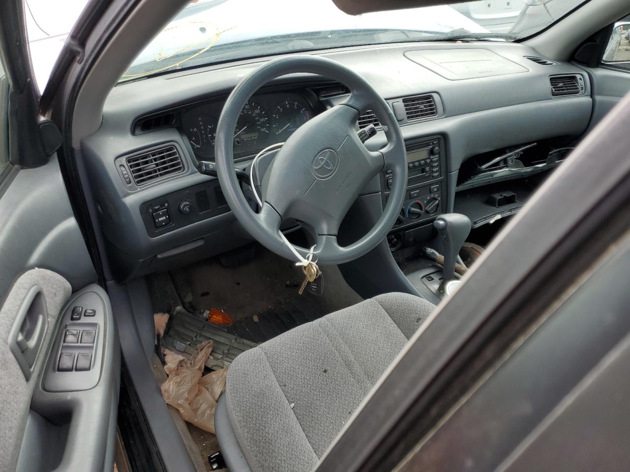 2000 Toyota Camry Ce VIN: JT2BG22K2Y0465866 Lot: 50902485