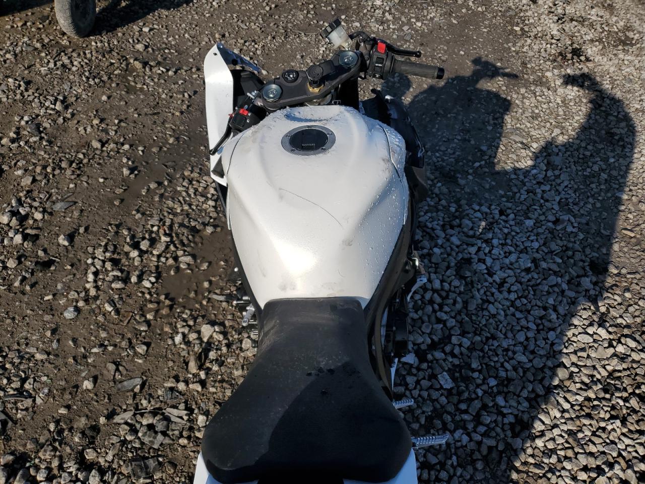 2011 Suzuki Gsx-R600 VIN: JS1GN7FA0B2102697 Lot: 51923425