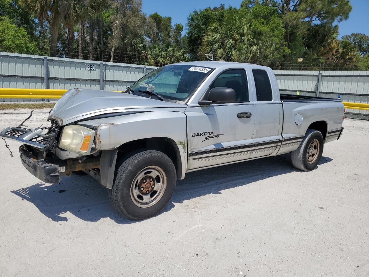 2006 Dodge Dakota St for Sale in Fort Pierce, FL - Front End