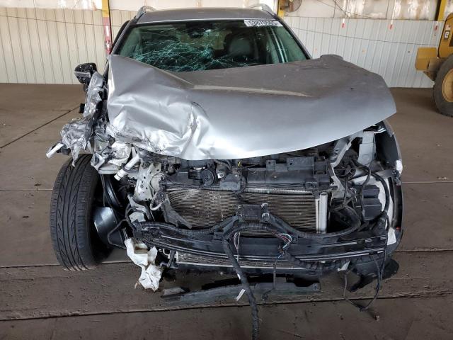  NISSAN ROGUE 2018 Серебристый