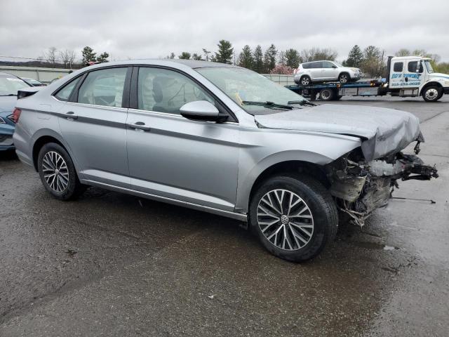  VOLKSWAGEN JETTA 2019 Srebrny