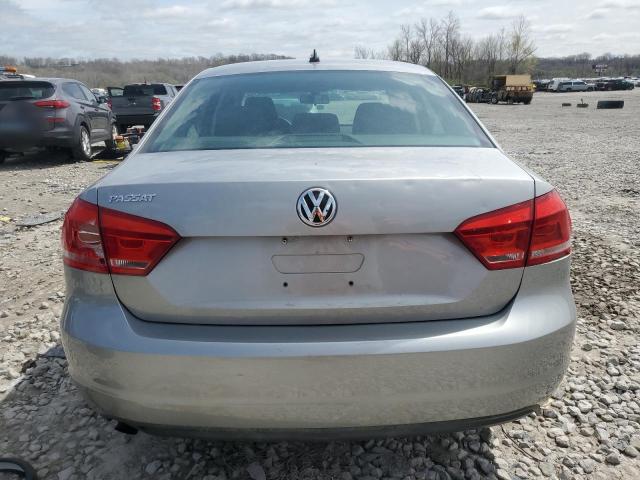  VOLKSWAGEN PASSAT 2012 Серебристый